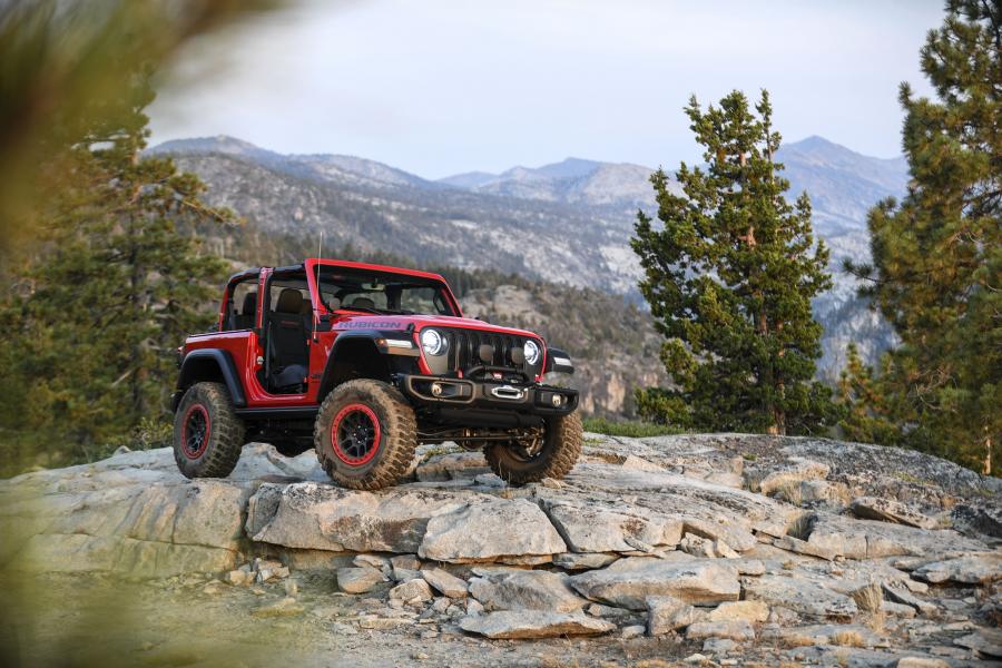  Jeep Wrangler with Mopar Jeep Performance Parts (JL) 2018 года  (NA) (фото 1 из 16)